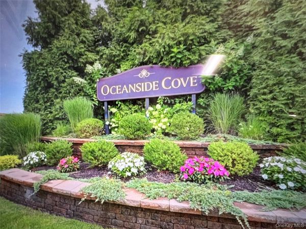 43-25 Douglaston Parkway, Unit 4E, Little Neck, NY 11363