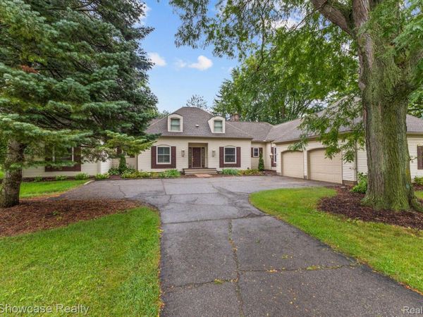 9837 Burning Tree Drive, Grand Blanc Township, Mi 48439