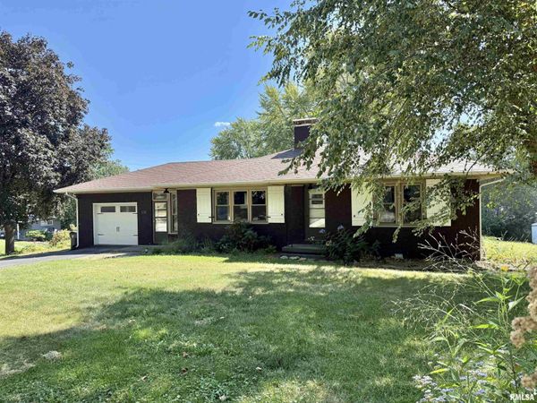 330 N SYCAMORE Terrace, Canton, IL 61520