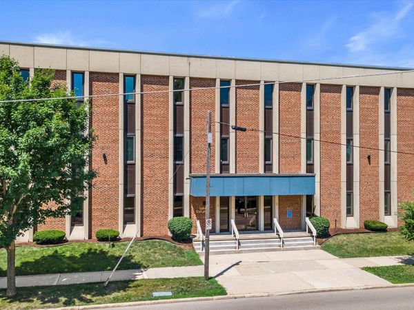 840 Lake Ave, Racine, WI 53403