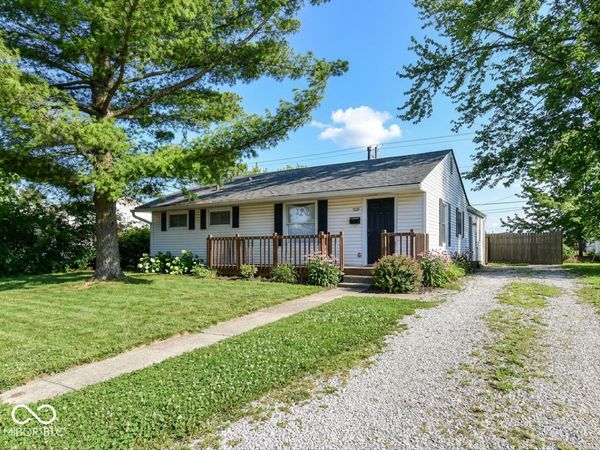 529 Maple Lane , Brownsburg, IN 46112