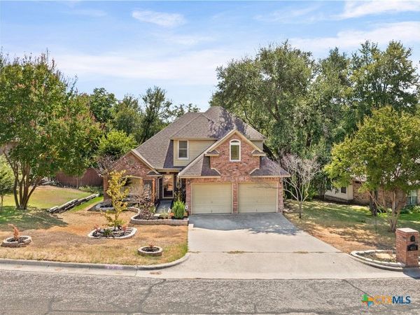 413 Hallmark Circle , Belton, TX 76513