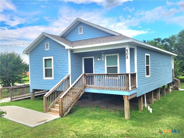502 Migl Street , Yoakum, TX 77995