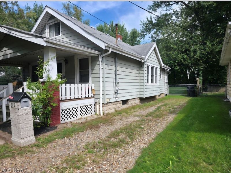 645 Sanford Avenue, Akron, OH 44305 Photo 2