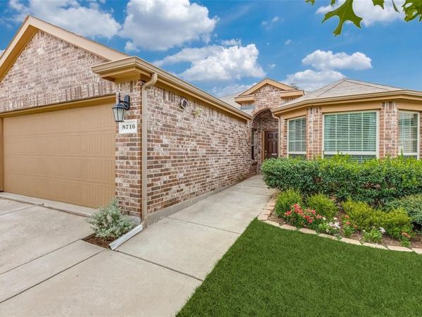 8716 Cowboy, Aubrey, TX 76227