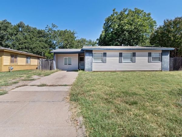 756 Thomas Avenue, Hurst, TX 76053