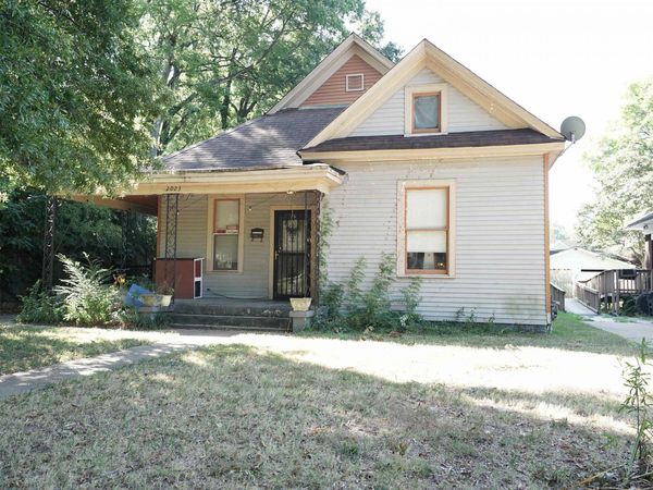 2023 YOUNG AVE, Memphis, TN 38104