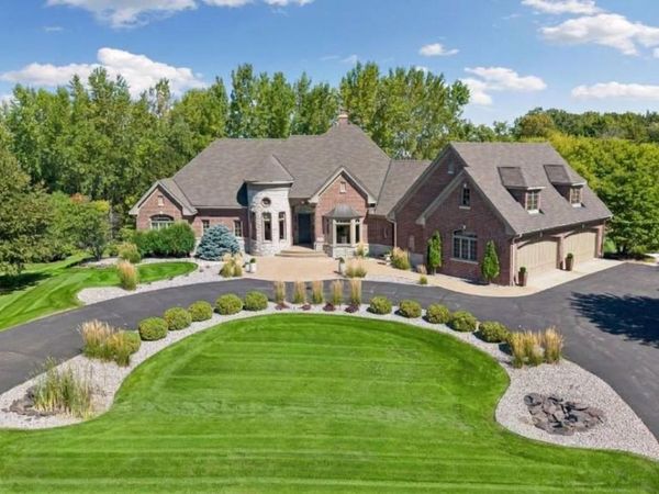 130 Bergamot Drive, Medina, MN 55340