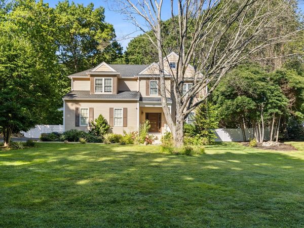 60 Shufelt Rd, Walpole, MA 02071
