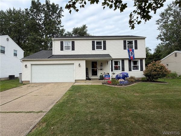 64 Meadow Run , Hamburg, NY 14075
