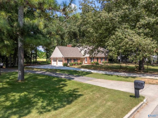 2404 Burningtree Drive SE, Decatur, AL 35603