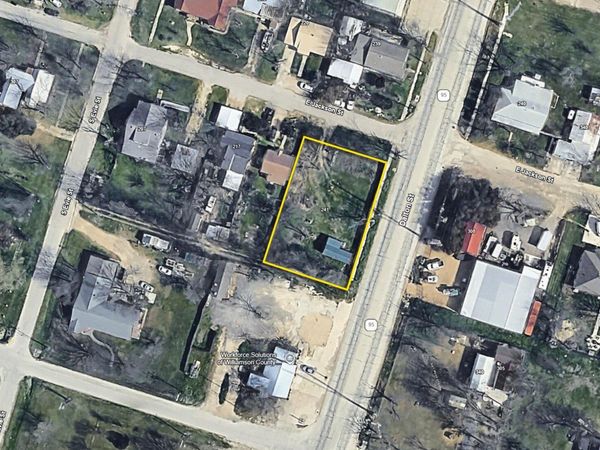 241 E Jackson ST , Bartlett, TX 76511