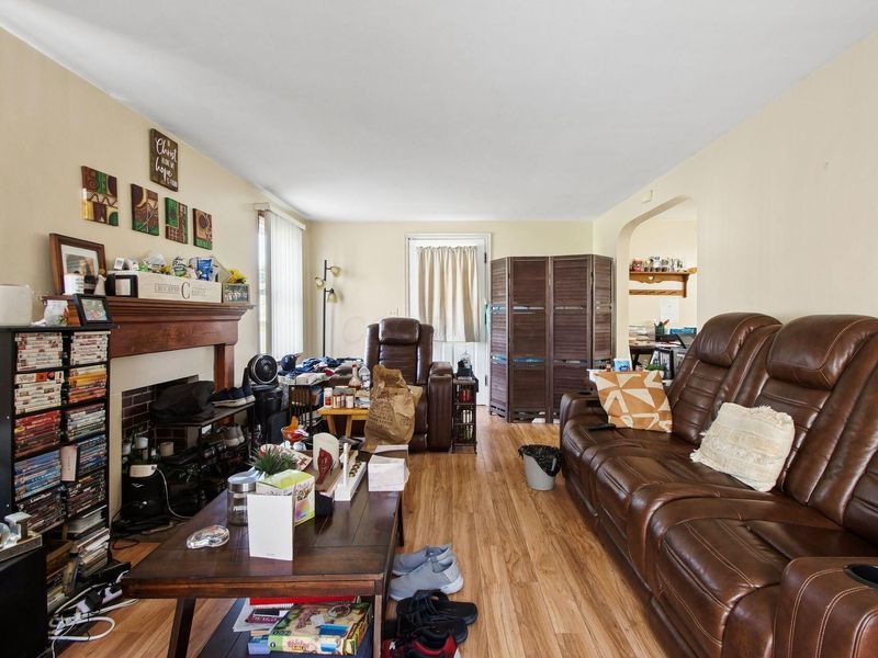 2422 Bretton Place, Columbus, OH 43211 Photo 2