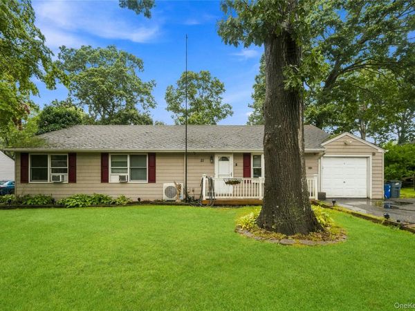 21 Lafayette Avenue , Lake Grove, NY 11755