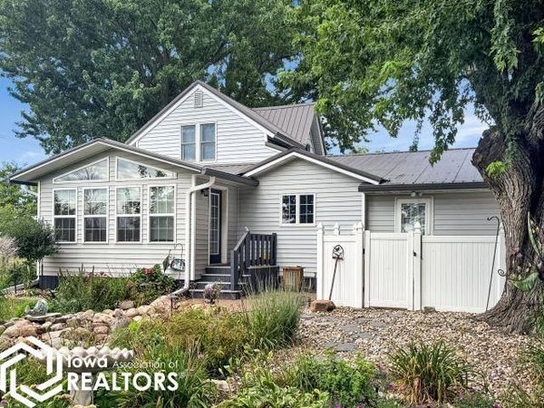 220 Main Street, Dumont, IA 50625