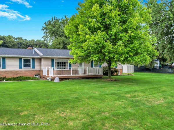 1112 Ro Dic Don Drive, DeWitt, MI 48820