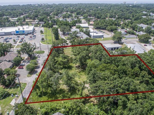 1017 Pine Street, Gulfport, MS 39507