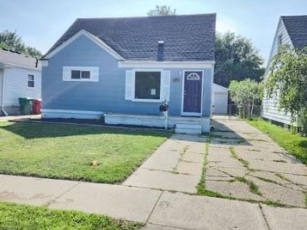 24521 Wilmot Avenue , Eastpointe, Mi 48021