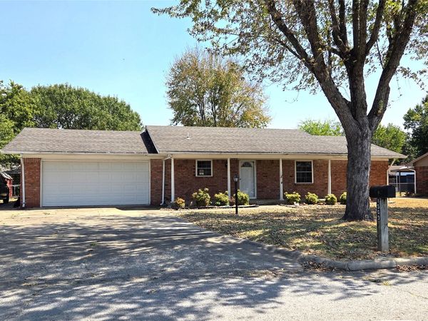 1509 Lahoma , Pryor, OK 74361