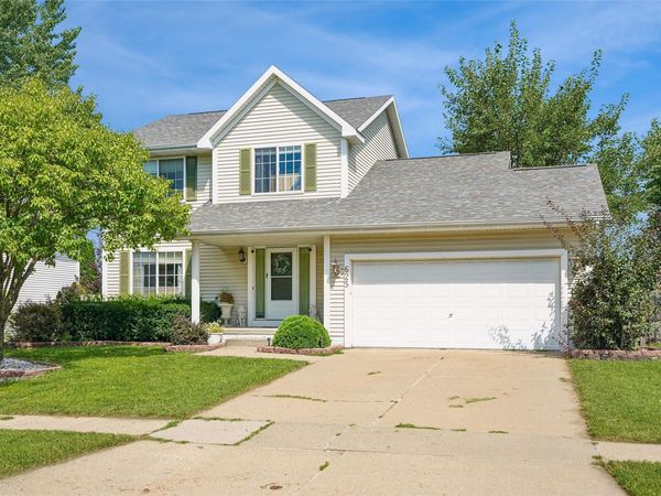 625 SE Redbud Court, Waukee, IA 50263