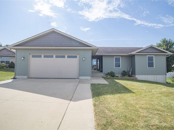 1617 Meadow Ridge Court, Anamosa, IA 52205