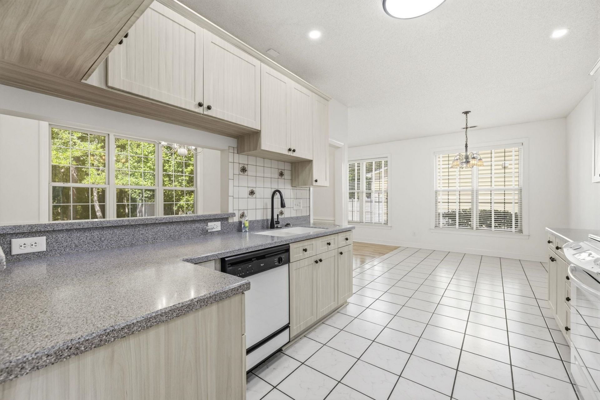 4008 Edenborough Dr. Photo 18