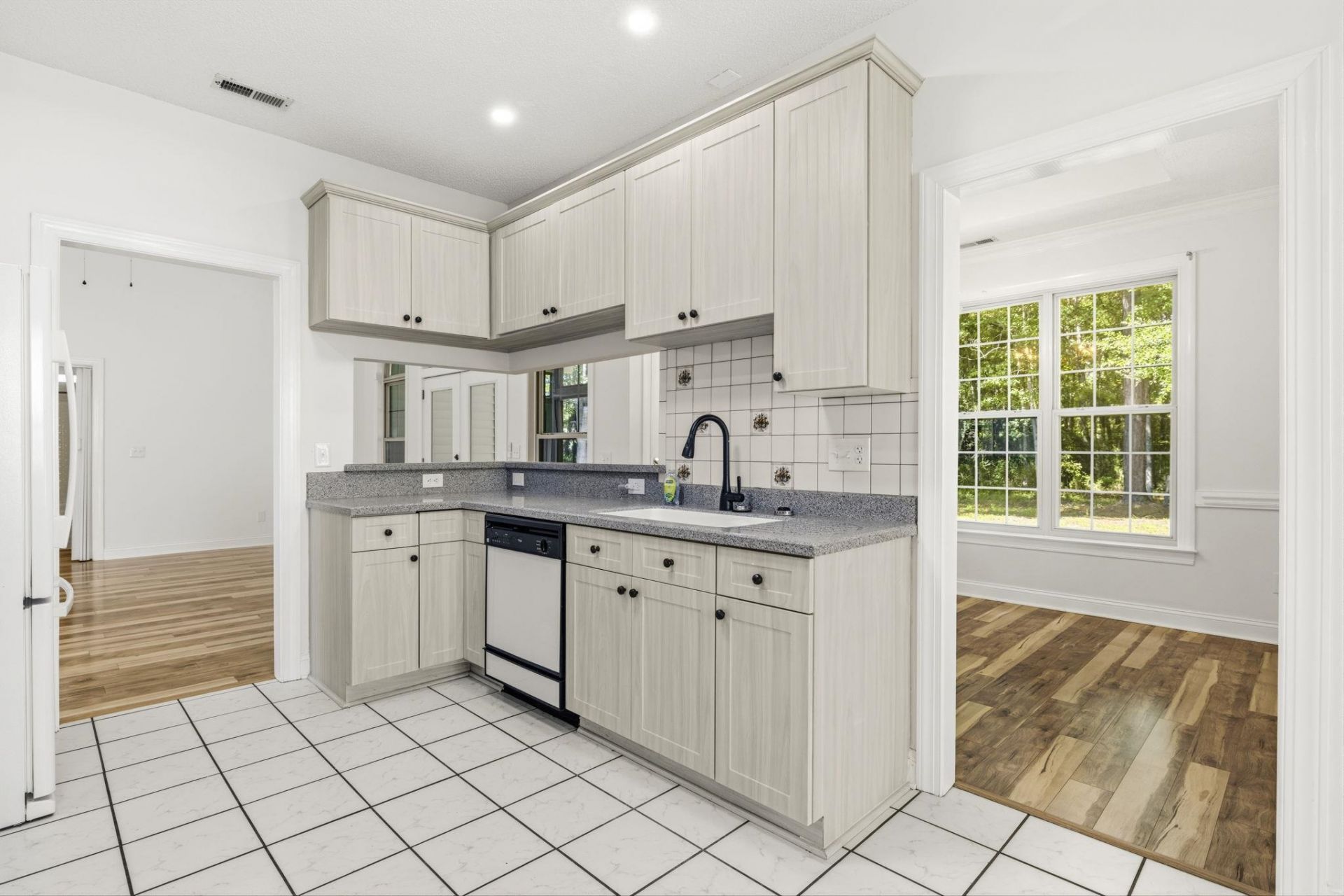 4008 Edenborough Dr. Photo 19