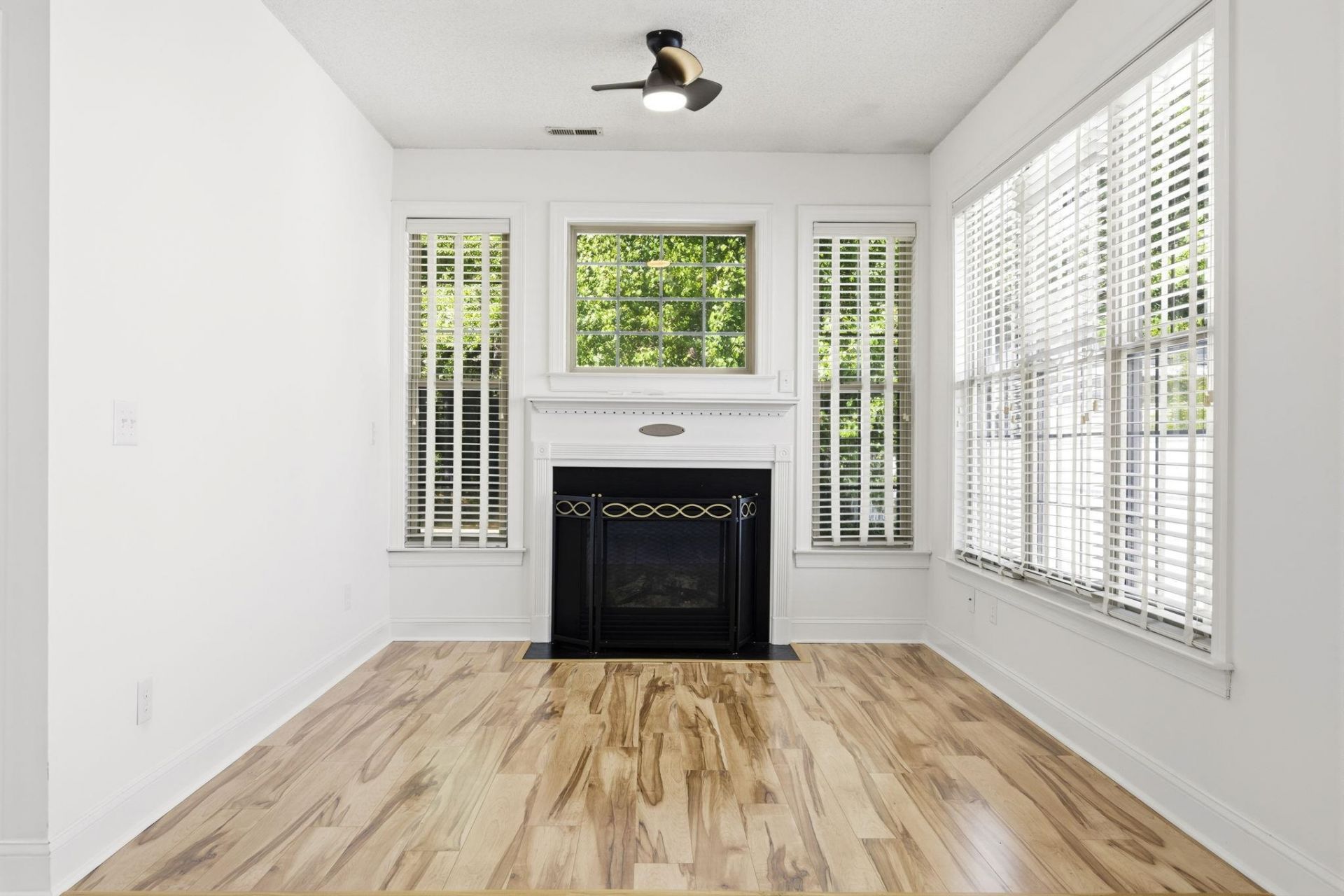 4008 Edenborough Dr. Photo 24