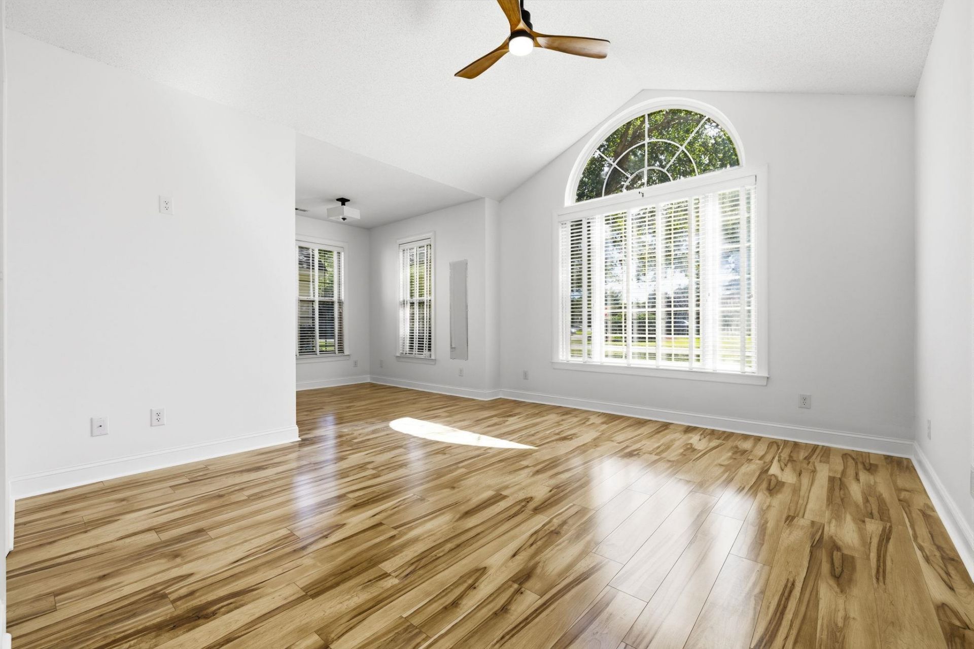 4008 Edenborough Dr. Photo 28