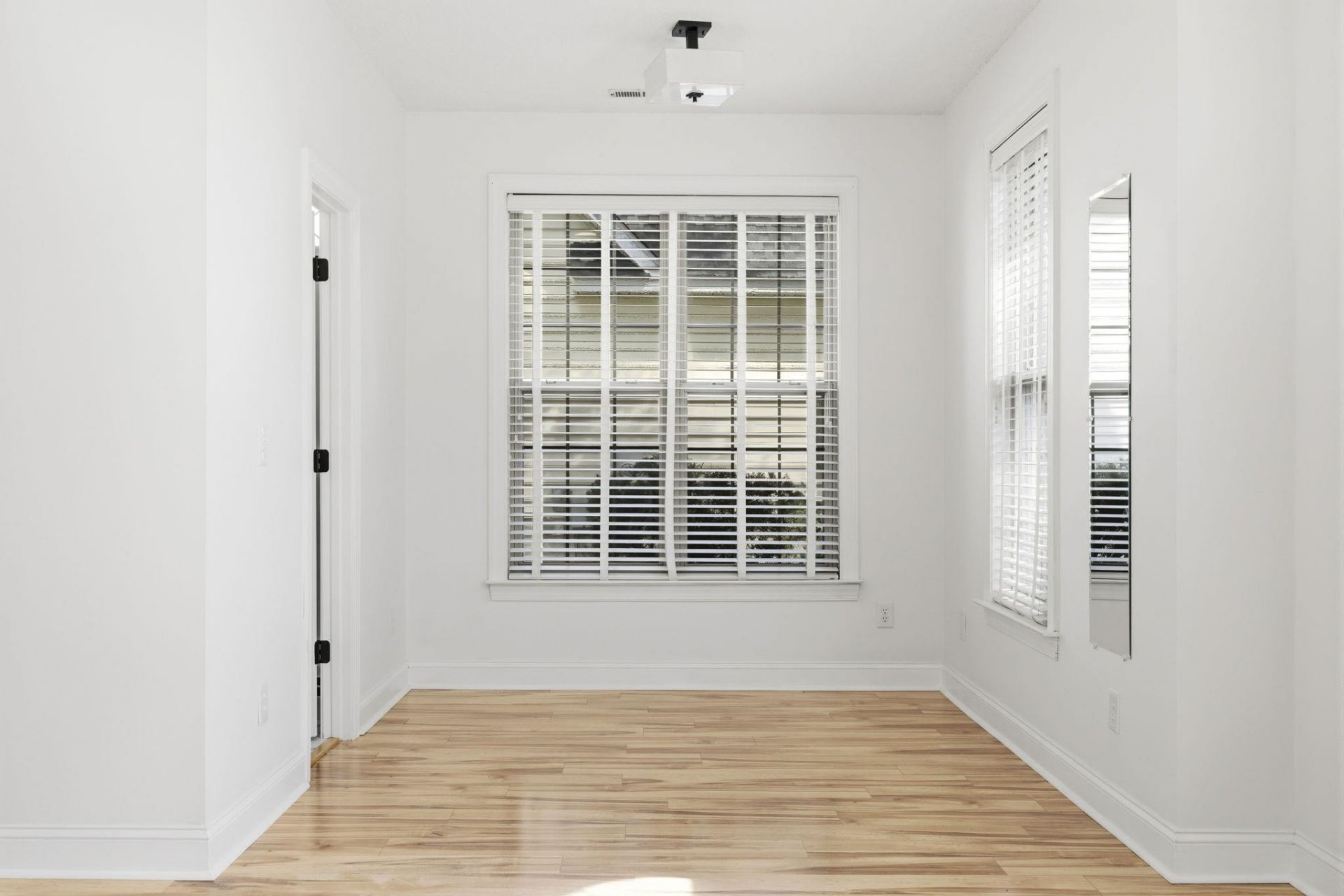 4008 Edenborough Dr. Photo 32
