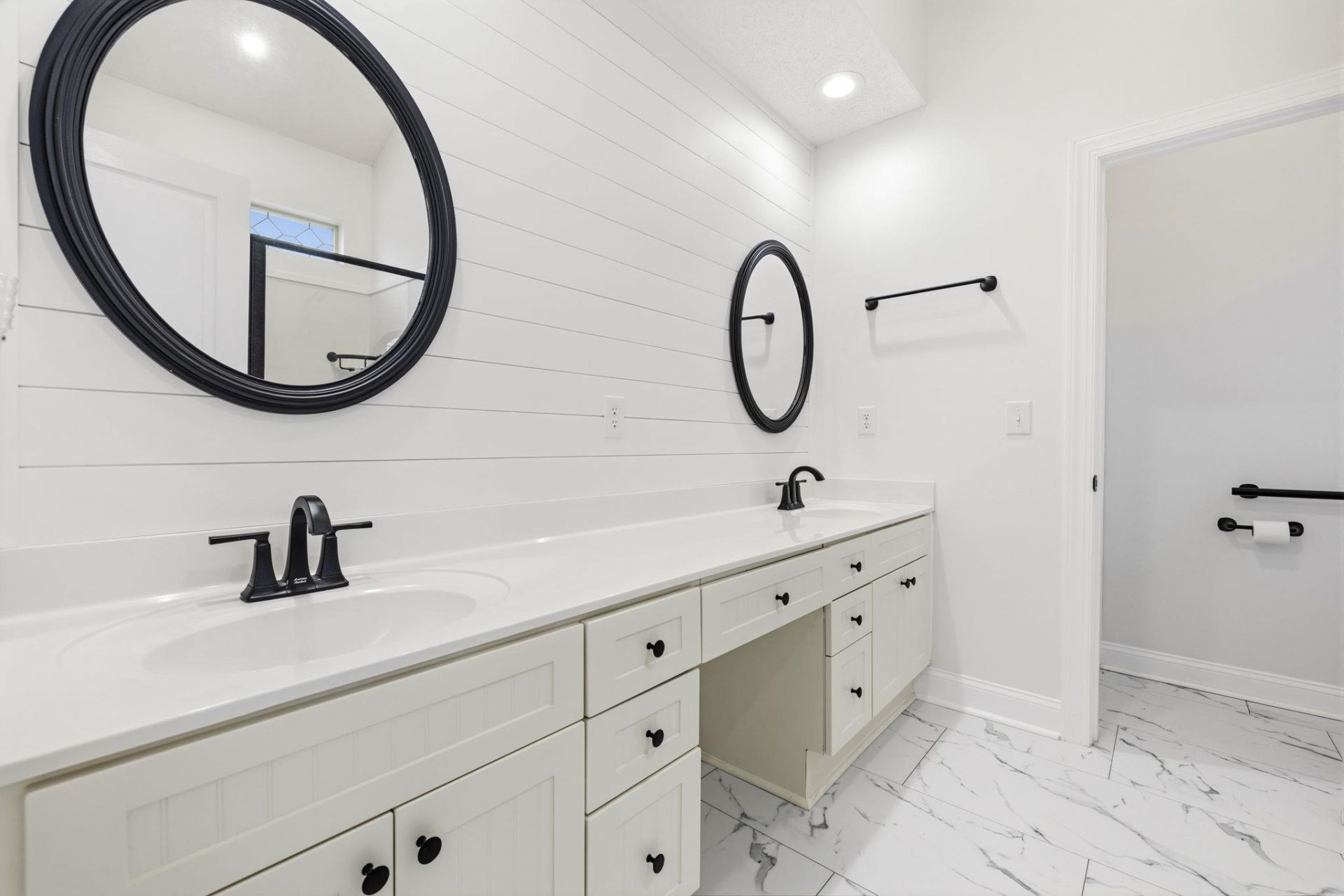 4008 Edenborough Dr. Photo 34