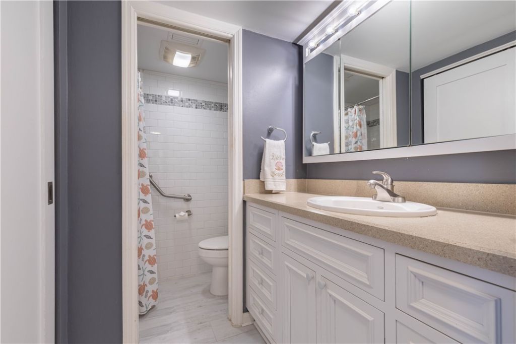 4141 Ocean Drive, Unit 504, Vero Beach, FL 32963 Photo