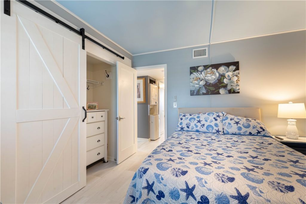 4141 Ocean Drive, Unit 504, Vero Beach, FL 32963 Photo