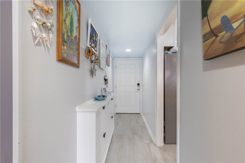 4141 Ocean Drive, Unit 504, Vero Beach, FL 32963 Photo