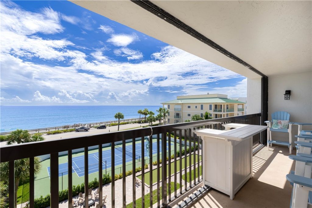 4141 Ocean Drive, Unit 504, Vero Beach, FL 32963 Photo