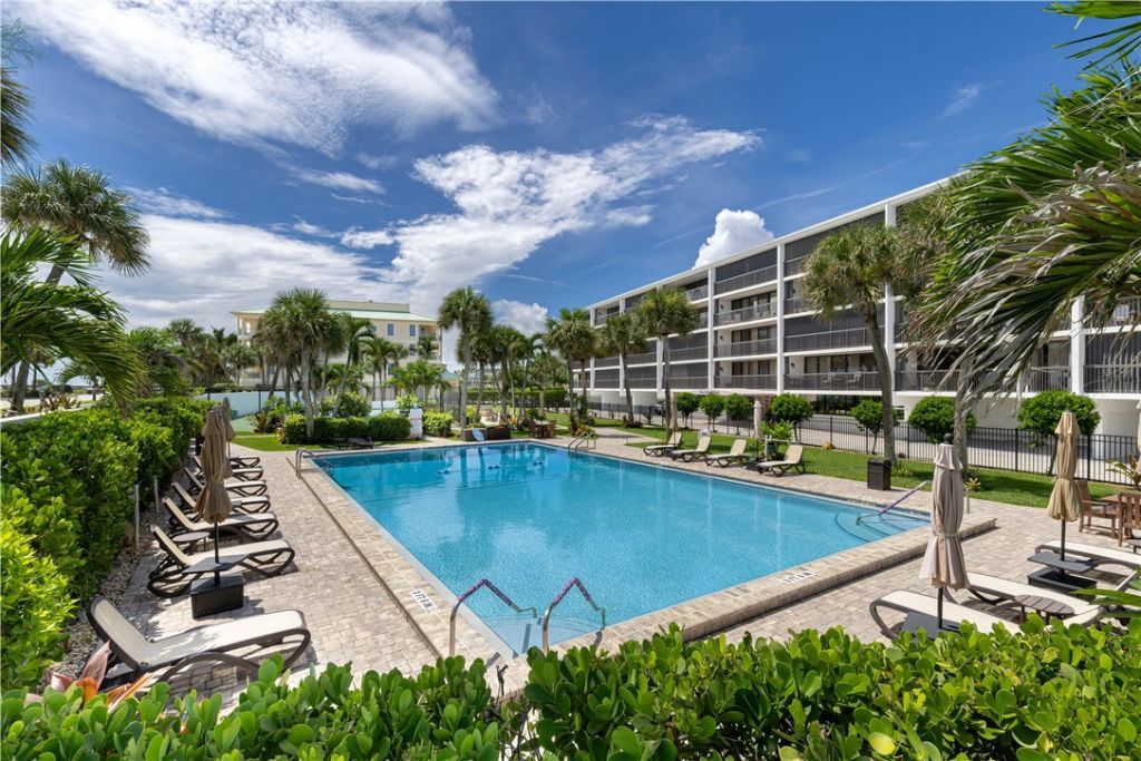 4141 Ocean Drive, Unit 504, Vero Beach, FL 32963 Photo