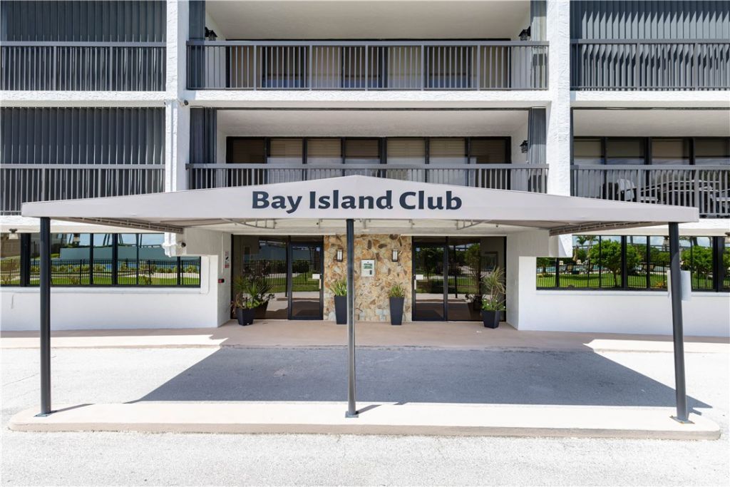 4141 Ocean Drive, Unit 504, Vero Beach, FL 32963 Photo