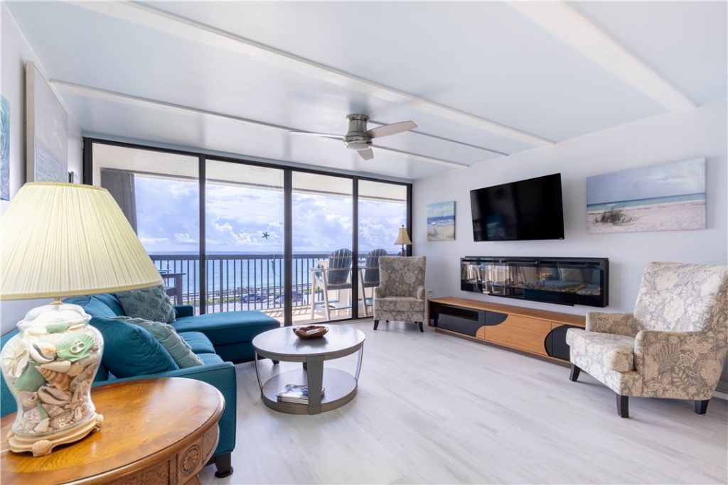 4141 Ocean Drive, Unit 504, Vero Beach, FL 32963 Photo