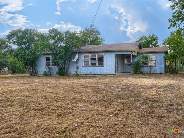 2212 Hunter Road , San Marcos, TX 78666