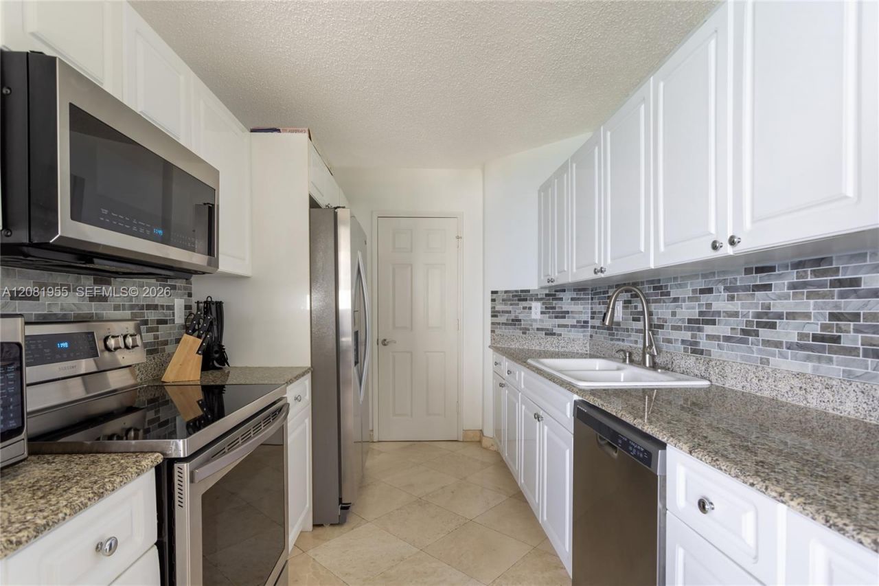 16711 Collins Ave, Unit 1704, Sunny Isles Beach, FL 33160 Photo