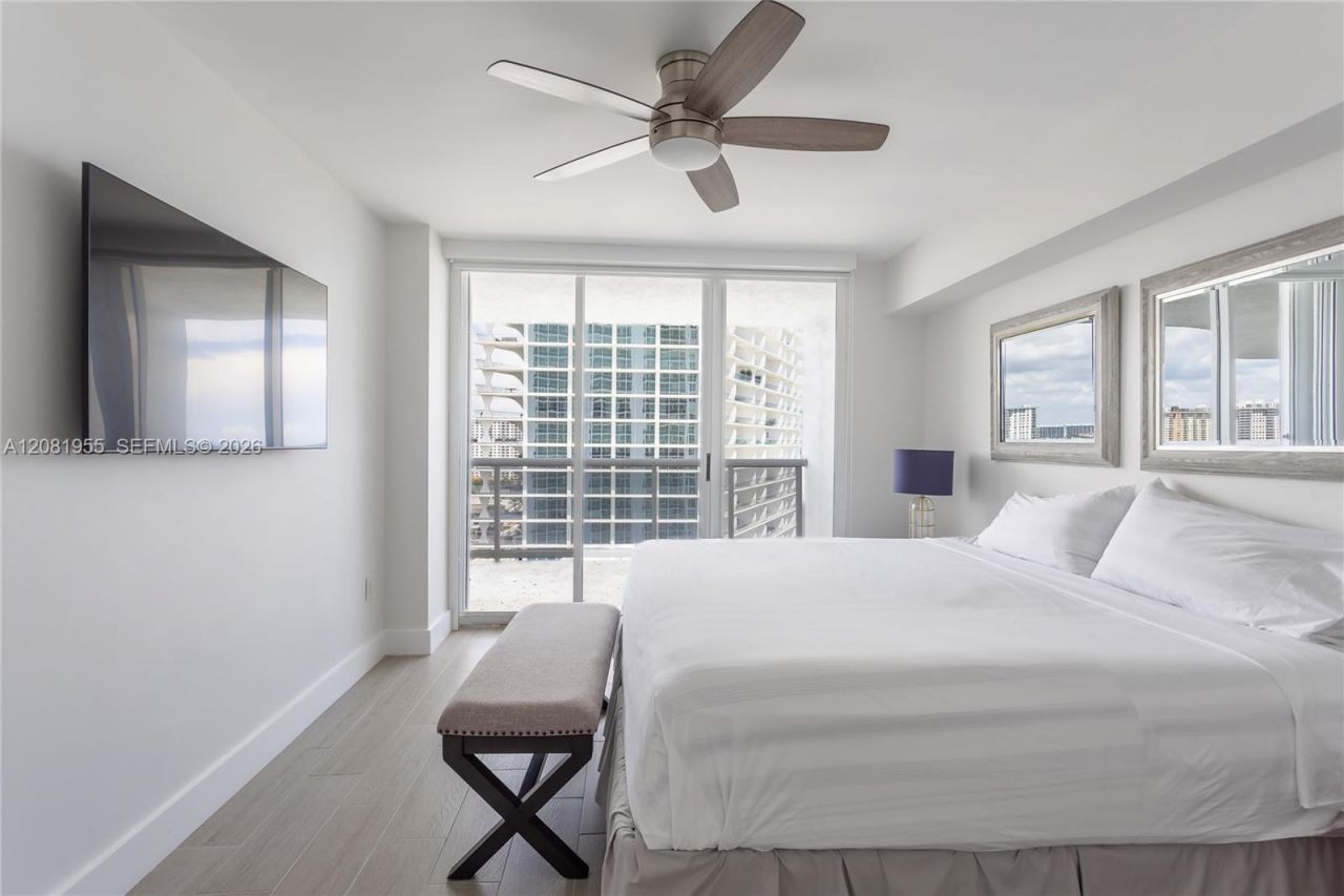 16711 Collins Ave, Unit 1704, Sunny Isles Beach, FL 33160 Photo