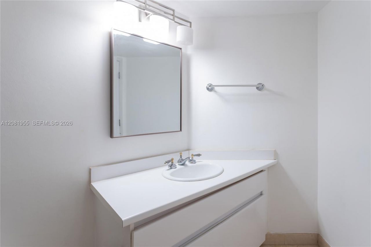 16711 Collins Ave, Unit 1704, Sunny Isles Beach, FL 33160 Photo