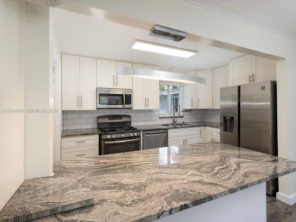 241 SW 3rd Ter , Dania Beach, FL 33004