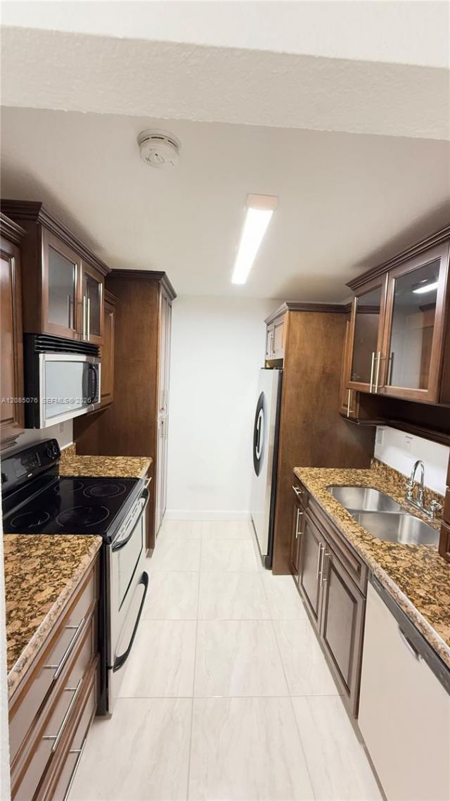 7121 Miami Lakes Dr, Unit Q8, Miami Lakes, FL 33014 Photo