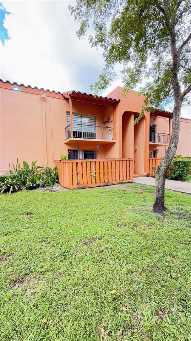 7121 Miami Lakes Dr, Unit Q8, Miami Lakes, FL 33014 Photo
