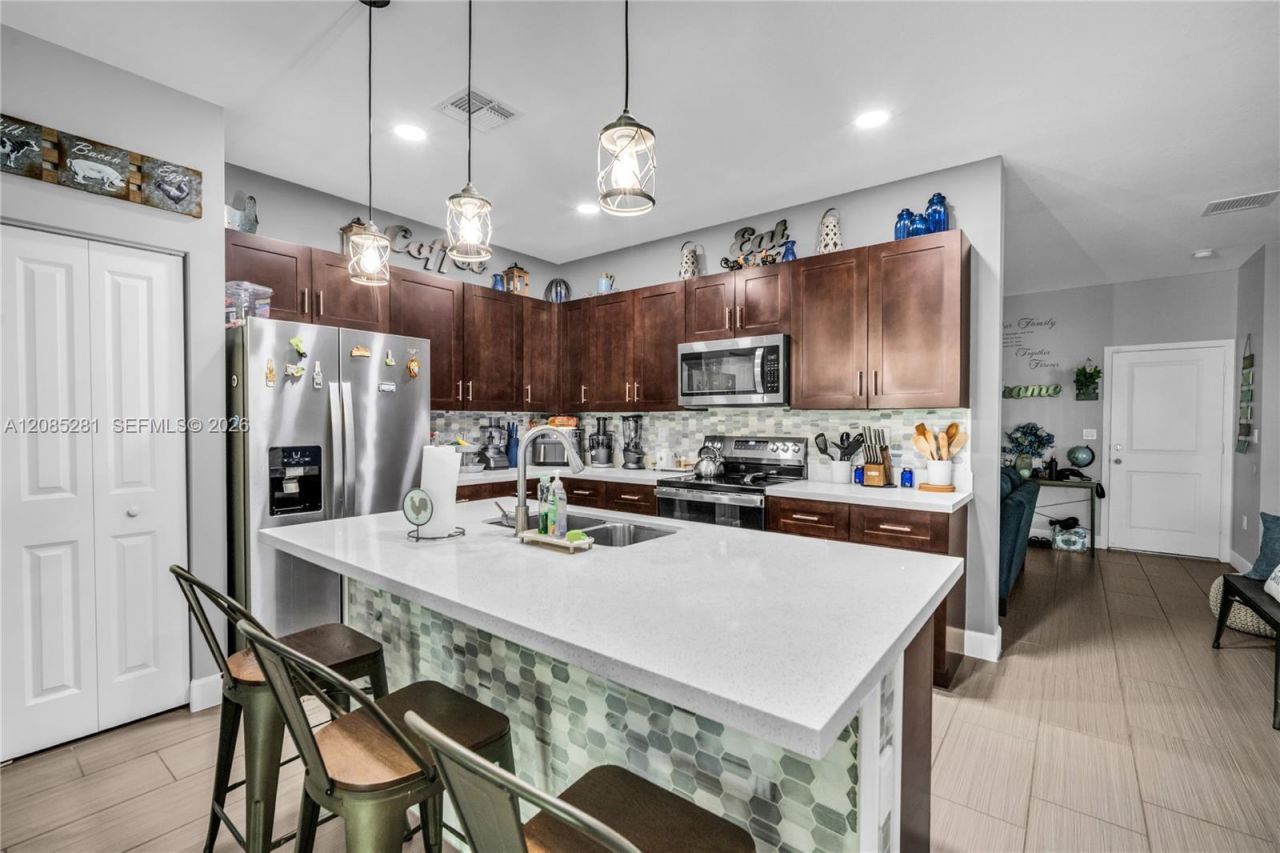 5104 NW 47th St, Tamarac, FL 33319 Photo