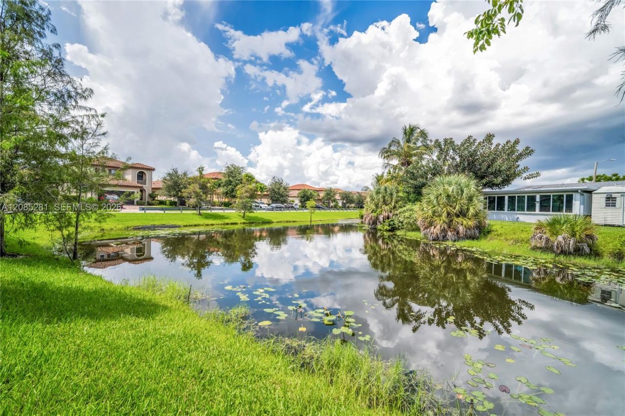 5104 NW 47th St, Tamarac, FL 33319 Photo