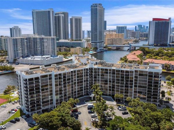 200 Leslie Dr, Unit 724, Hallandale Beach, FL 33009