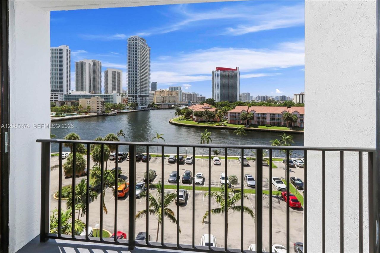 200 Leslie Dr, Unit 724, Hallandale Beach, FL 33009 Photo