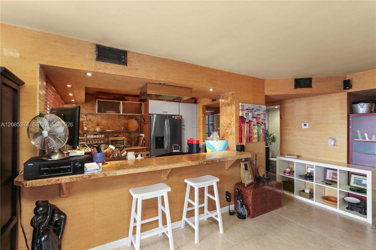 200 Leslie Dr, Unit 724, Hallandale Beach, FL 33009 Photo